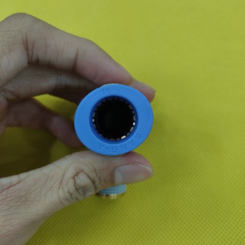 Nối ống L phi 16 ren 17 GPL1603